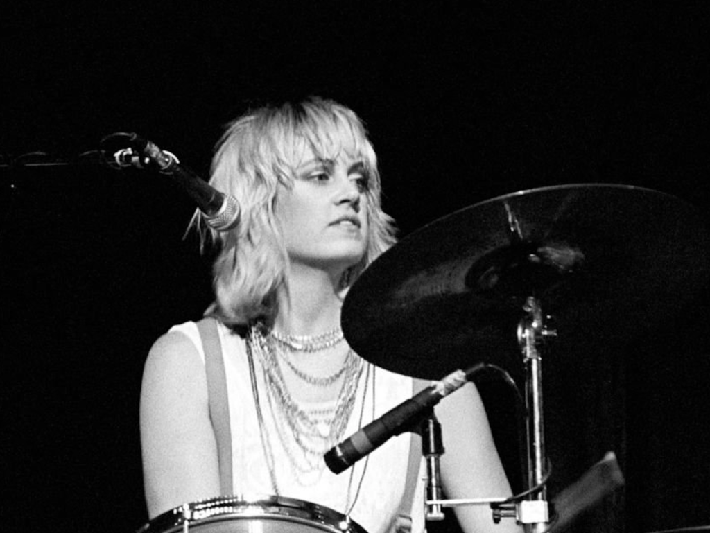 Who are your Top 5 Favorite Female Rock Guitarists of All Time? :  r/rockmusic, image size:1024x769